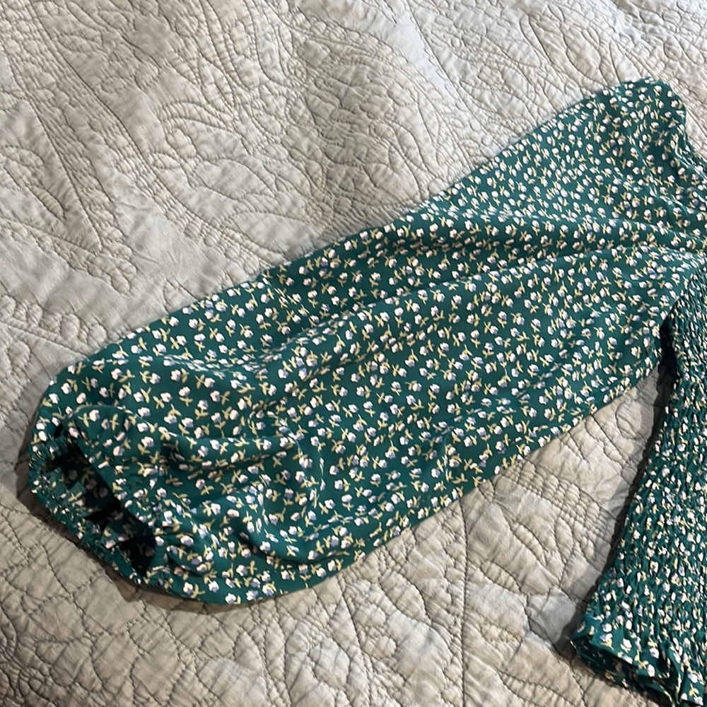 Top- never worn - Picture 3 of 4